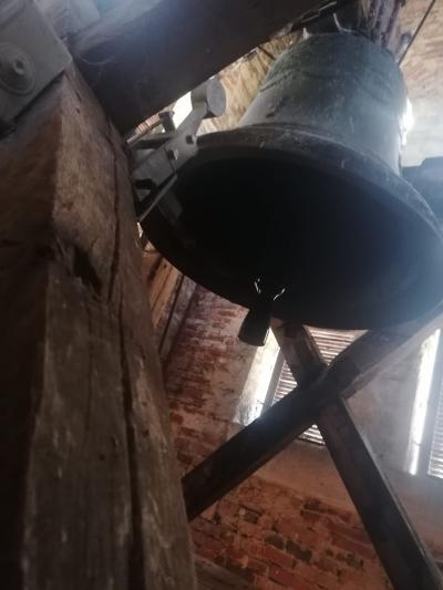 la cloche de l'église de Bruaille en 2025